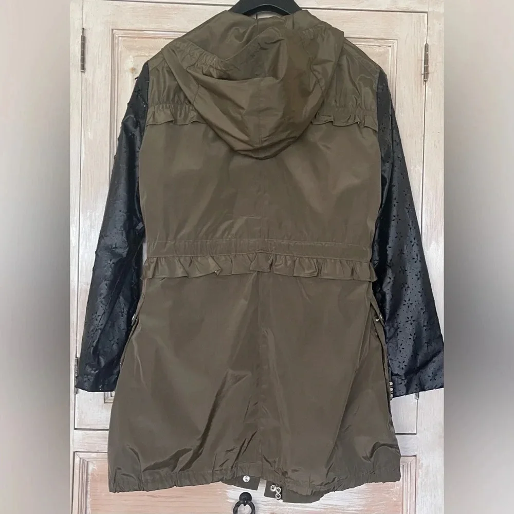Betsy Johnson hooded parka -faux leather sleeves